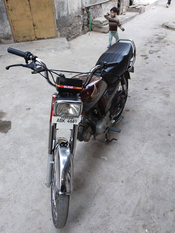 honda  cd 70 for urgent sale 1