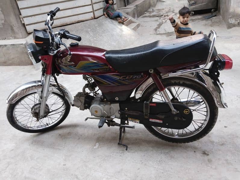 honda  cd 70 for urgent sale 2