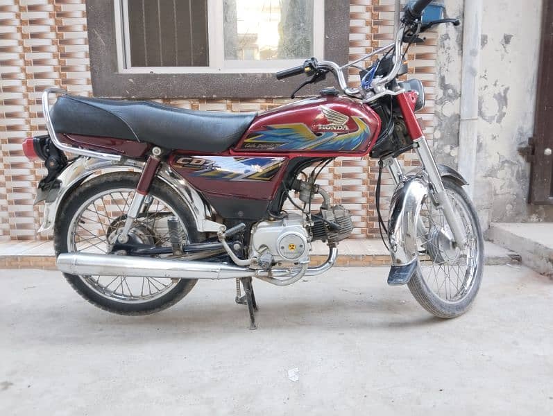 honda  cd 70 for urgent sale 4