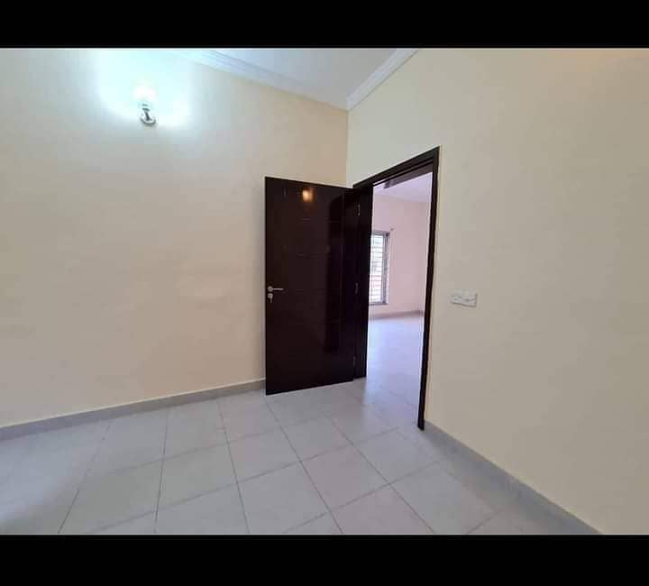 Precinct 10A Villas On Prime Location With All The Amenities Nearby Available For Rent 11