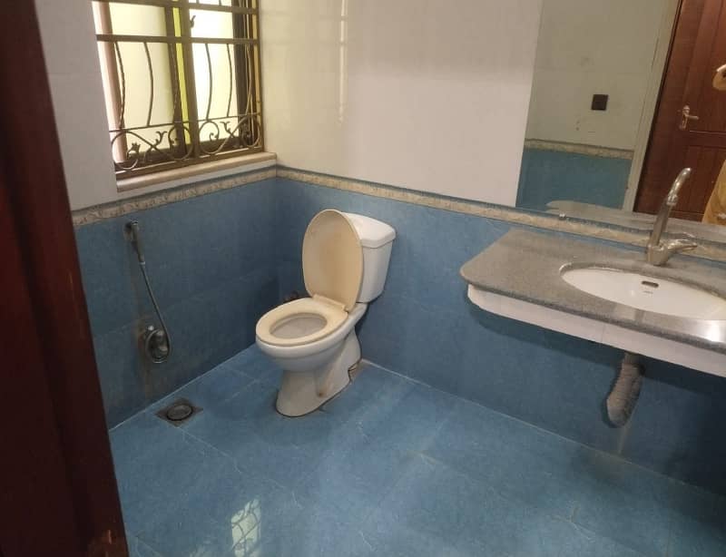 1 Kanal Upper Portion For Rent In DHA Phase 1,Block A, Lahore. 2