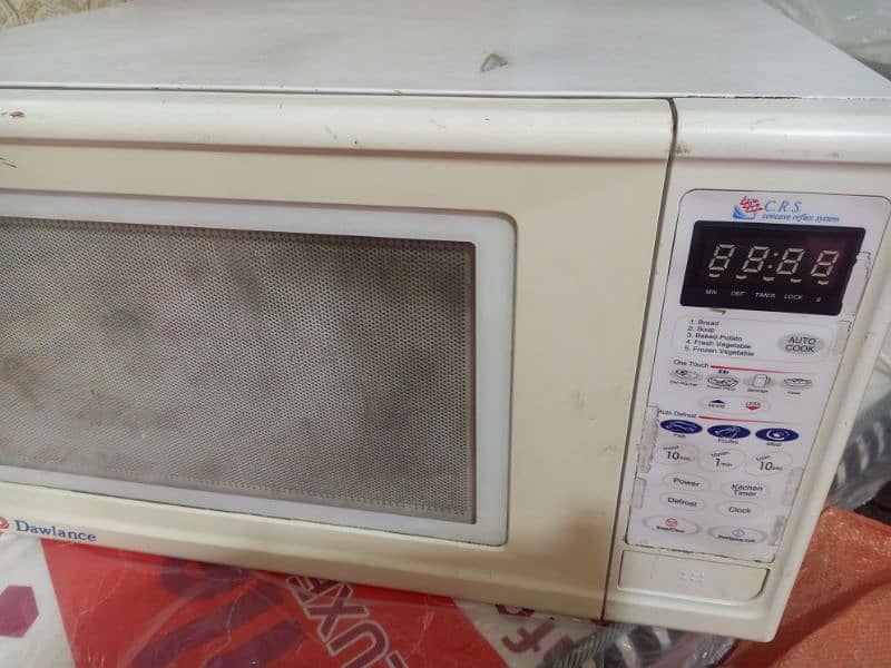 Microwave in excellent condition 3