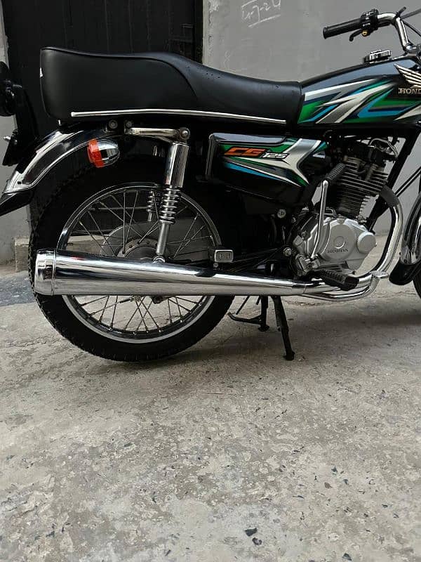 Honda 125 Black colour 23/2024 model for sake 2