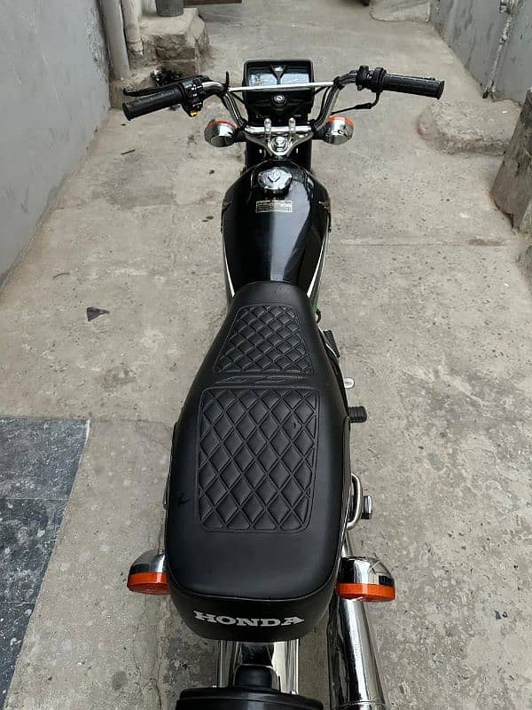 Honda 125 Black colour 23/2024 model for sake 4