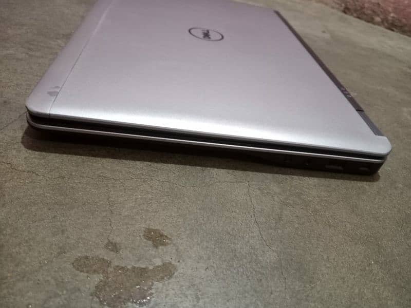 Dell Laptop Core i7 4th Generation 3