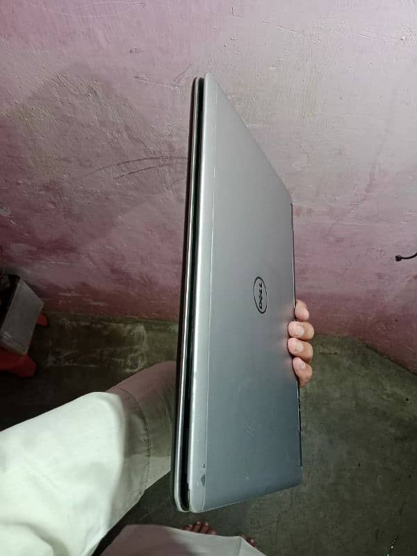 Dell Laptop Core i7 4th Generation 7