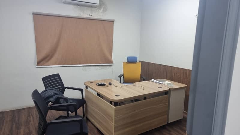 Ground Floor 520 Sqft Office for Rent Gulberg. 12