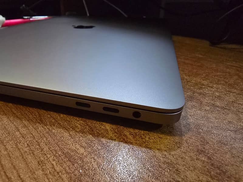 Apple MacBook Pro 2019 16" Core i7 16GB 512GB 4GB GPU 5