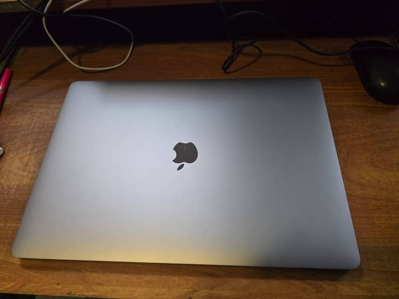 Apple MacBook Pro 2019 16" Core i7 16GB 512GB 4GB GPU 8