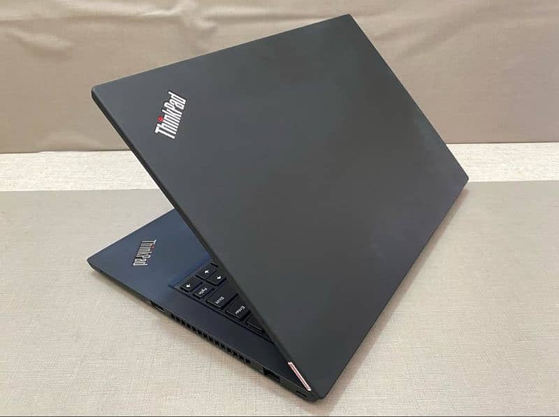 Lenovo Thinkpad T495 Ryzen 5 pro 3500U . . . Business class machine 2