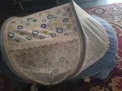 kids net bed in good condition