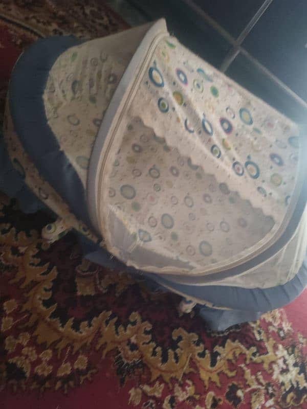 kids net bed in good condition 1