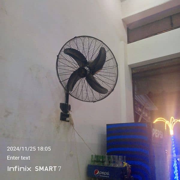 Ac. DC fan with remote new 0