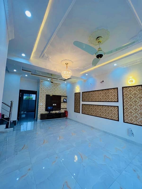 Brand New Spanish Design 5 Marla 3 Bed House on Top Location (Facing Park) For Sale In DHA 9 Town ,Lahore 4