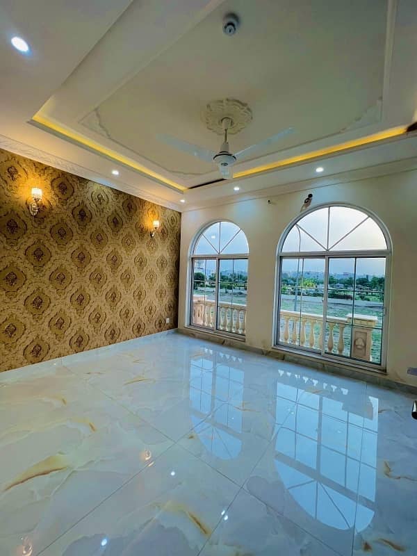 Brand New Spanish Design 5 Marla 3 Bed House on Top Location (Facing Park) For Sale In DHA 9 Town ,Lahore 6