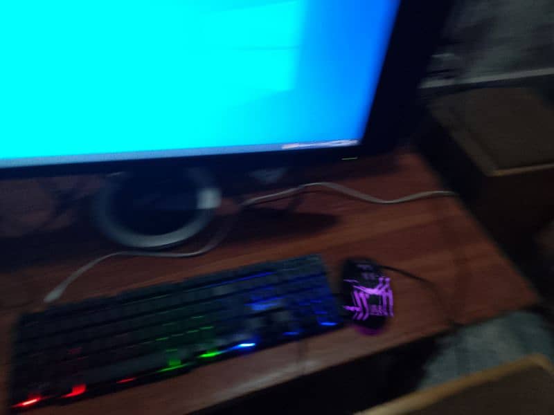 Gaming PC with 30 inches lcd For sale ( exchange possible with laptop) 2