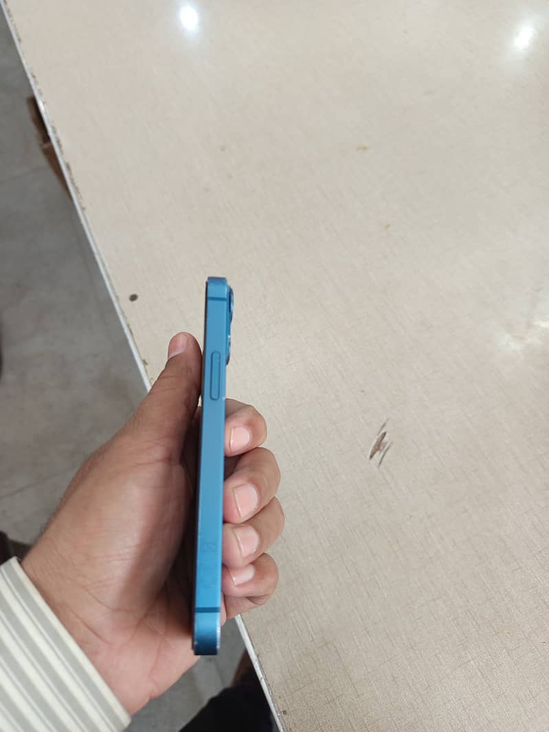 I Phone 13 mini 4