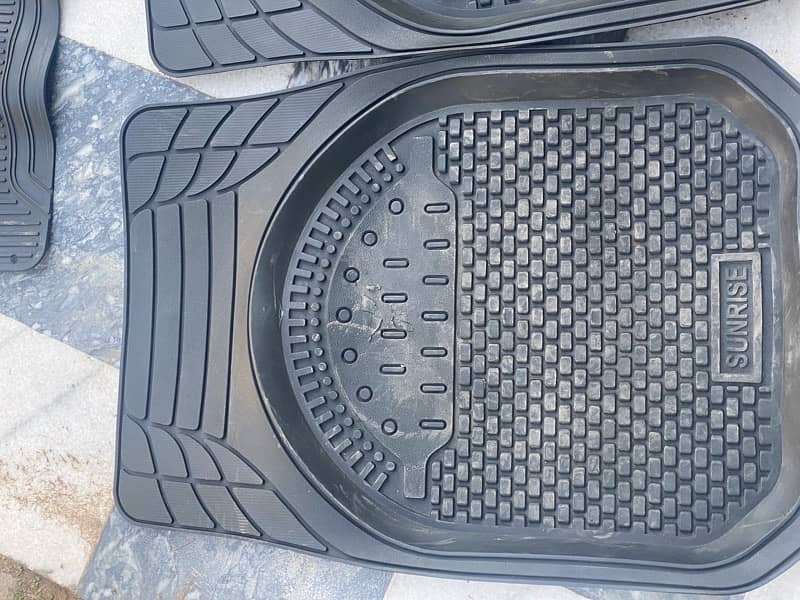 SUNRISE Universal Car Mats Rubber Used 1