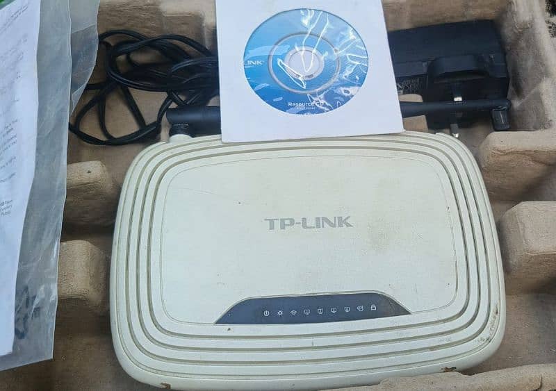 TP-link WiFi router 1