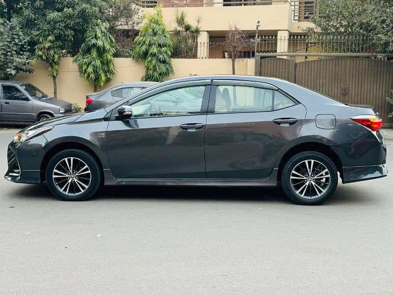 Toyota Corolla Altis 2018 4