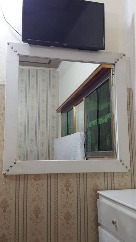 white velvet wooden mirror 0