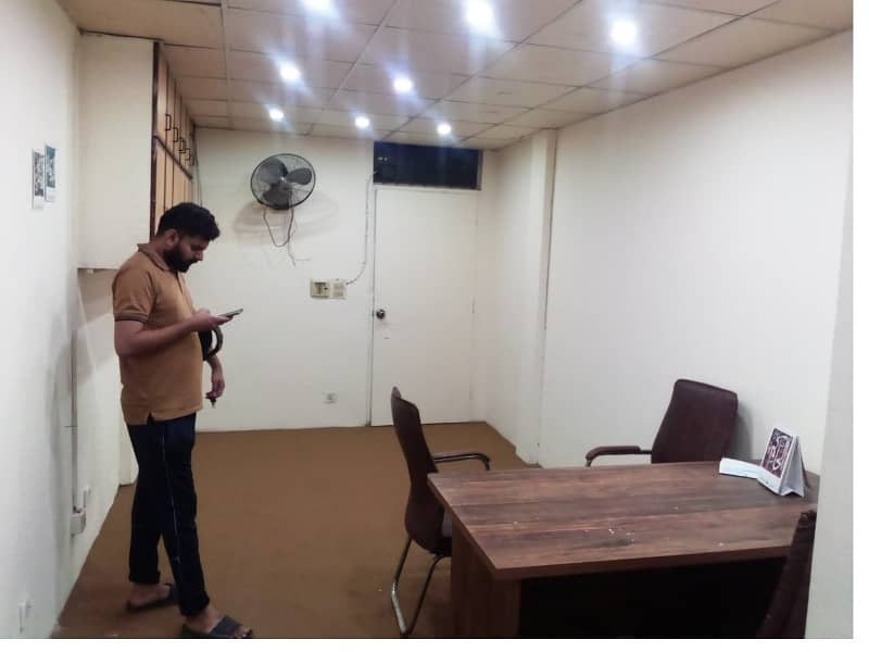 Fully Furnished Area 230 Square Feet Office Available For Rent Real Pictures in Main Boulevard Road Gulberg 3 Lahore 5