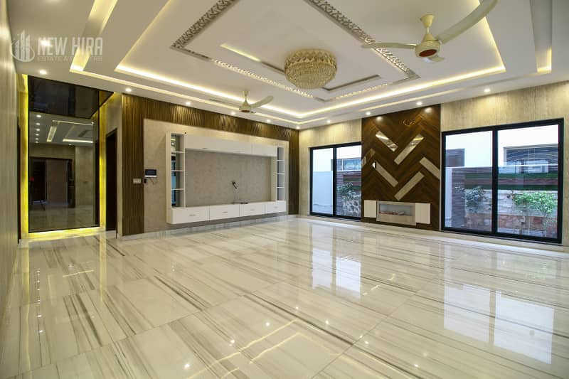 A Beautiful 10 Marla House Is Available For Rent In PHASE 6 DHA, Lahore. 9