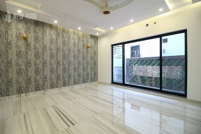 A Beautiful 10 Marla House Is Available For Rent In PHASE 6 DHA, Lahore. 14