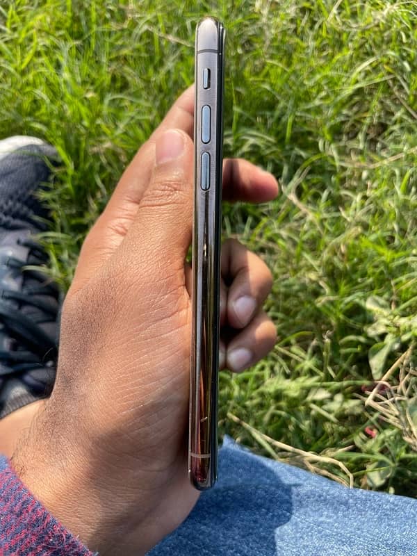 Iphone XS pta approved 5