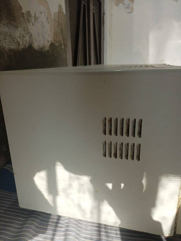 microwave oven in Good condition for sale 2