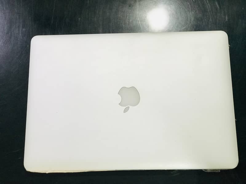 APPLE MACBOOK  PRO 2015 16/256  15" DISPLAY 0