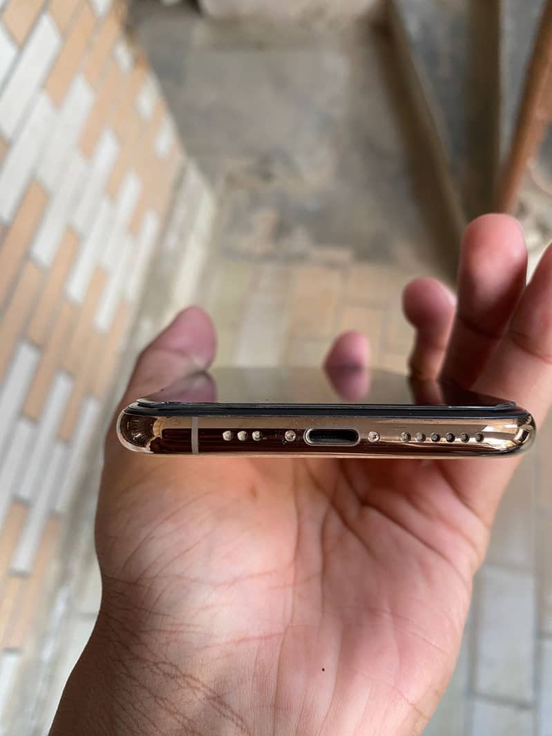 iphone xs 2