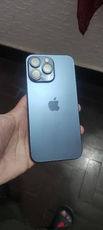 Iphone 15 pro max 256 gb non active 4 month sim time 10/10 4