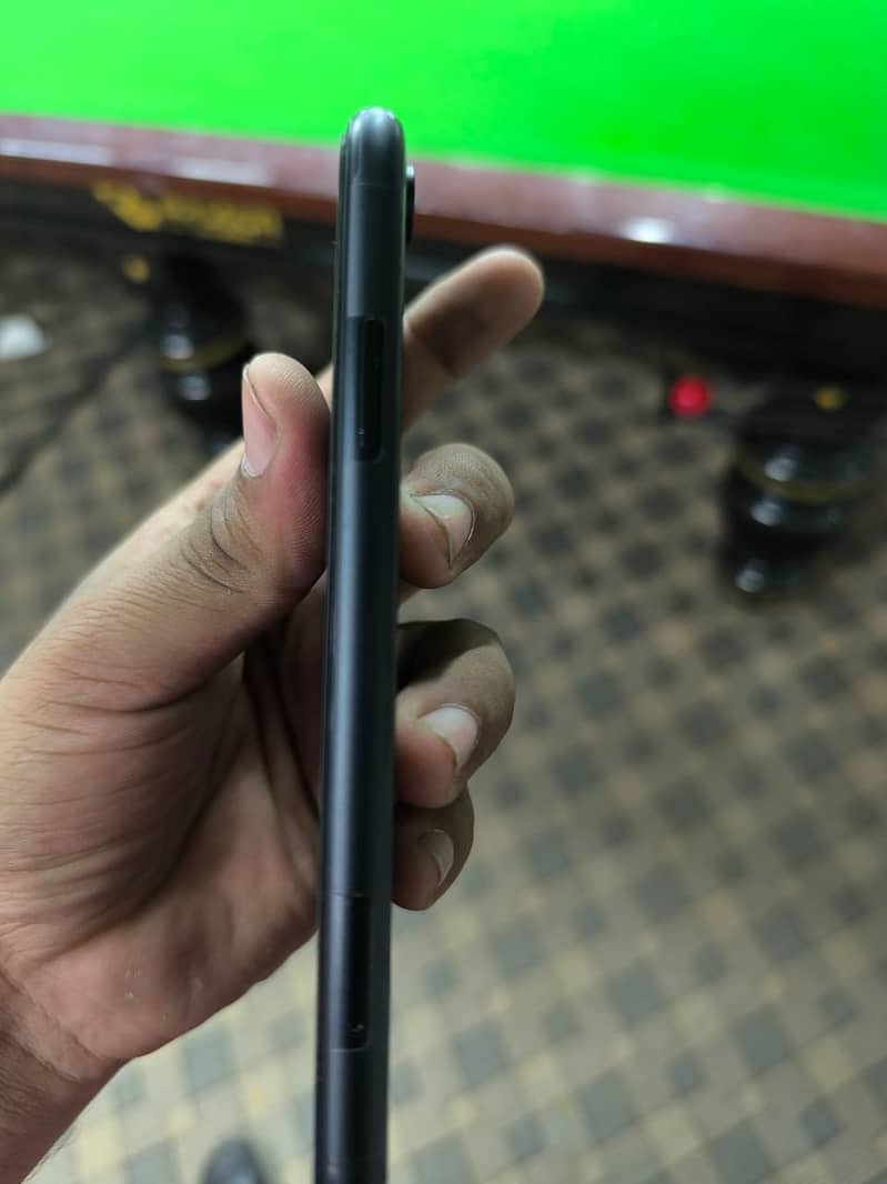 IPHONE XR 95% 2