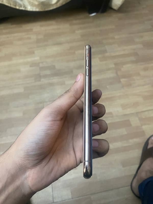 iphone xsmax 256 dual pta 4