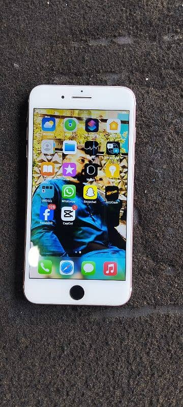 I phone 7plus 128 gb contact 03145913270 6