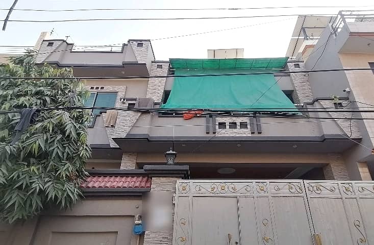 Lower Portion Sized 10 Marla Is Available For rent In Marghzar Officers Colony 1