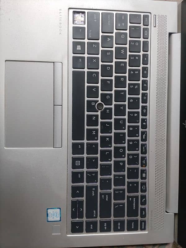 Hp elitebook 840 g5 (Intel i5 8th gen) 6