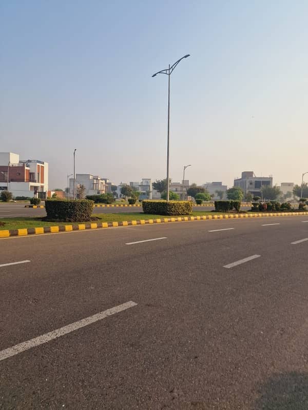 1 Kanal On Ground Developed Plot Prime Location B Block Phase 3 At Investor Rate For Sale 2