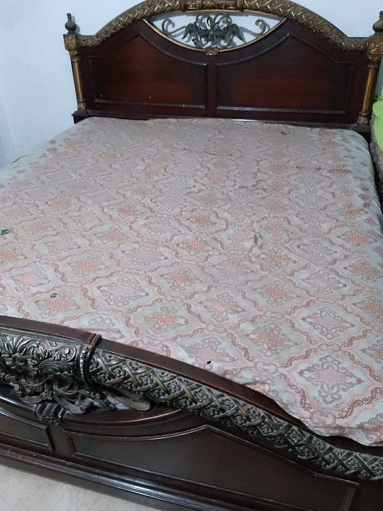 King size Bed like new 0