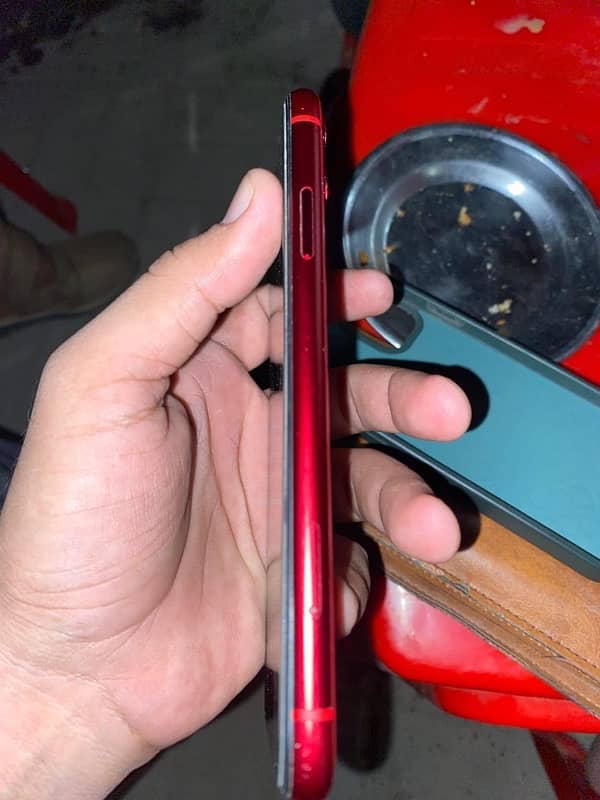 iphone 11 Red 64GB 2