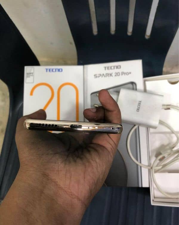 Tecno spark 20 pro plus complete Saman hai 1