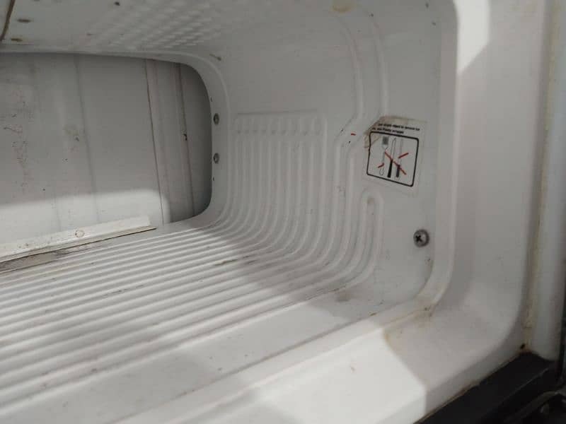 Dawlence freezer 2 door small size 6