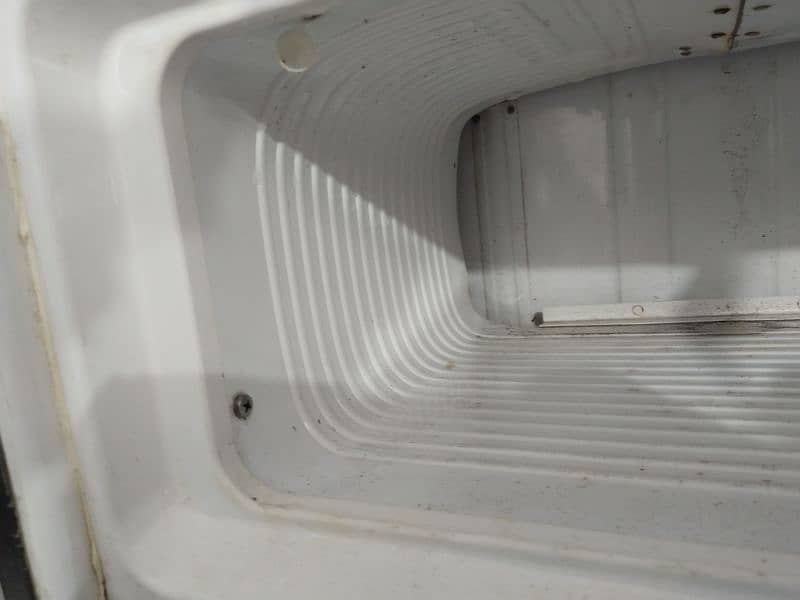 Dawlence freezer 2 door small size 7