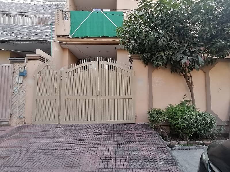 Fair-Priced 10 Marla House Available In Marghzar Officers Colony 0