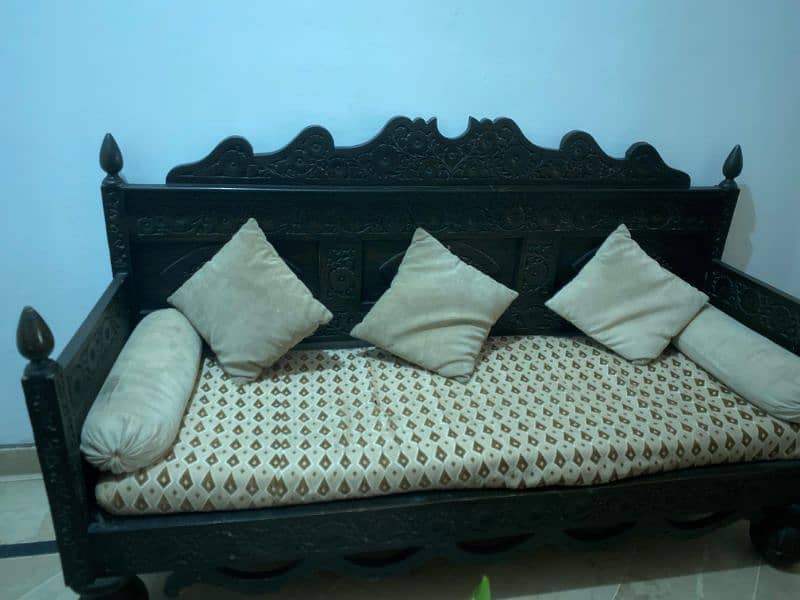 5 seater wooden dewan set in good condition. 3