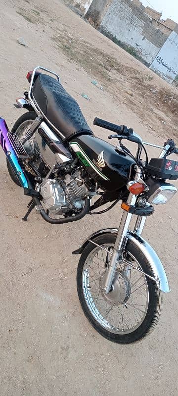 Honda 125 Model 2023 Karachi number 0312/24/92/688 2