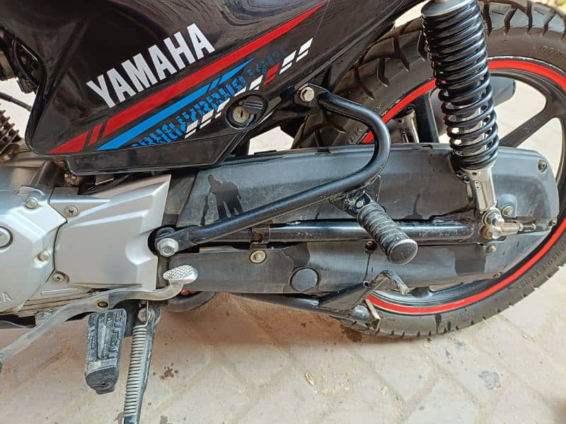 YAMAHA YBR G 125 Black 1