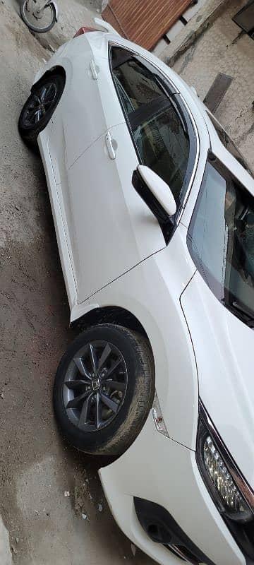 Civic ug full option Nov 2021 model for sale 15