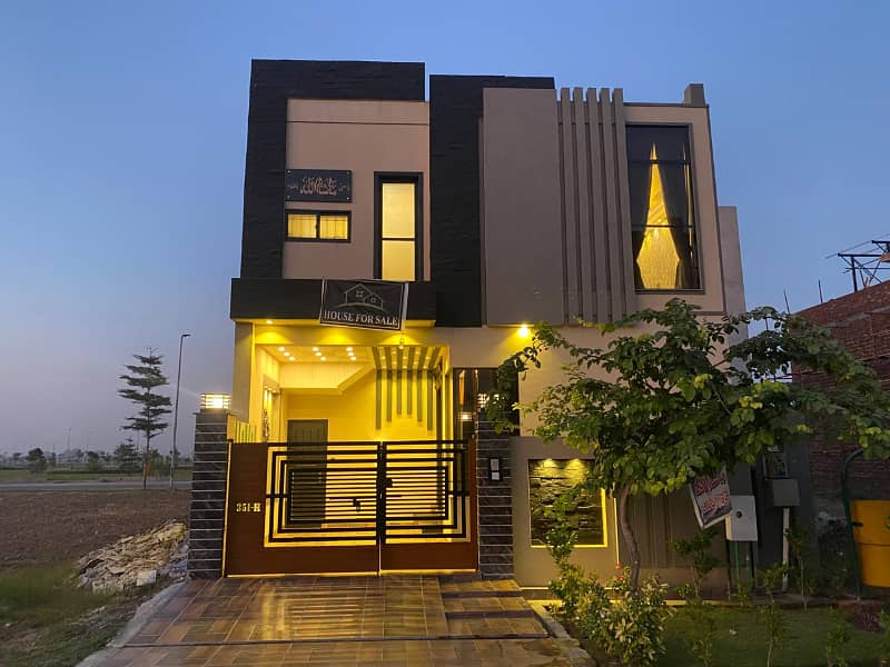 5 MARLA BRAND NEW HOUSE AVAILABLE FOR SALE (AT REASONABLE PRICE) IN ROYAL PALM CITI GUJRANWALA 0